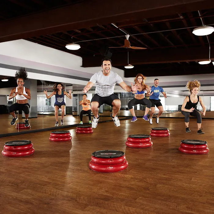 Crunch Fitness - Riverview Picture 4