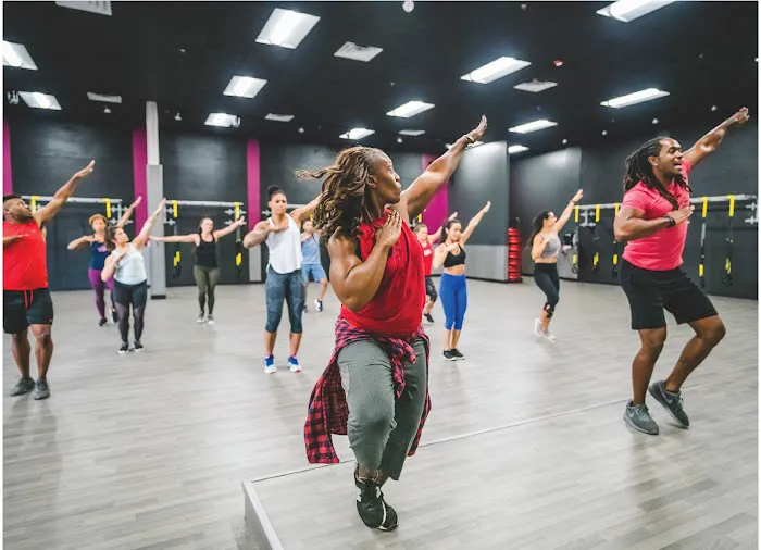 Crunch Fitness - Riverview Picture 10