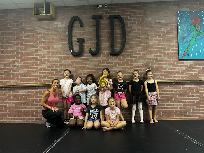 Armetta's Grand Jete Studio of Dance Picture 7