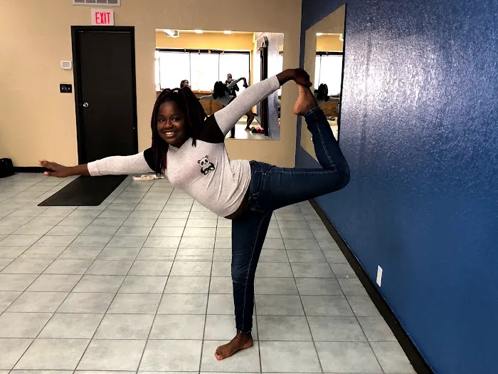 Black Prana Yoga & Pole Studio Picture 3