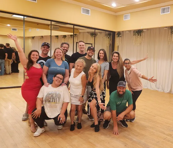 Salsa & Bachata with Kamila Picture 4