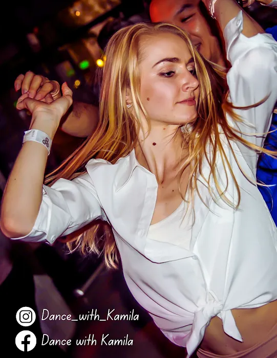 Salsa & Bachata with Kamila Picture 10