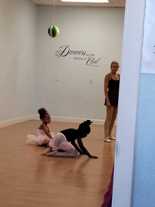 Macie's School of Dance Picture 2
