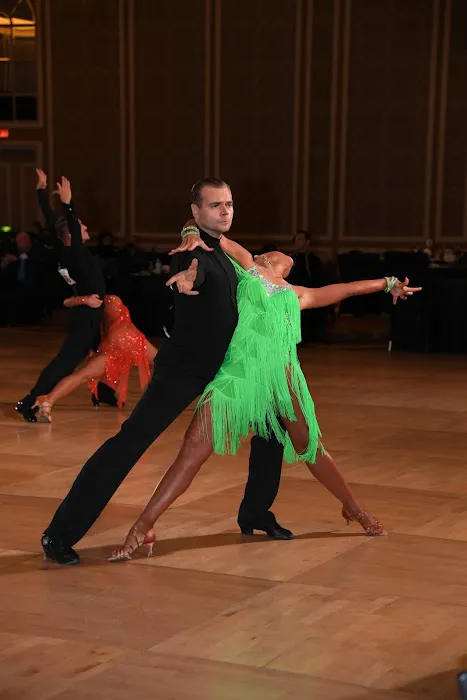 Merenkov Ballroom Picture 2