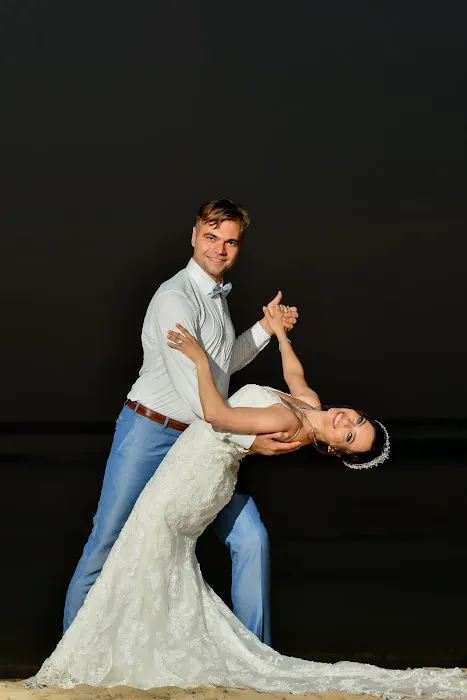 Merenkov Ballroom Picture 7