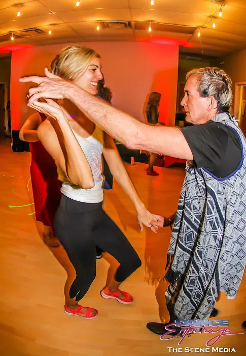 DanceEntourage Picture 4
