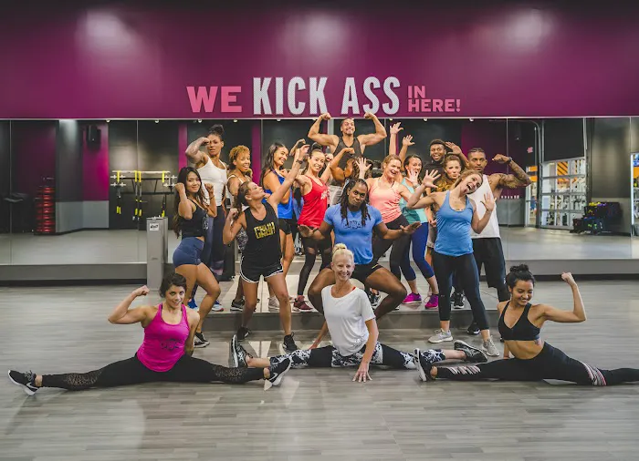 Crunch Fitness - Bradenton Picture 1