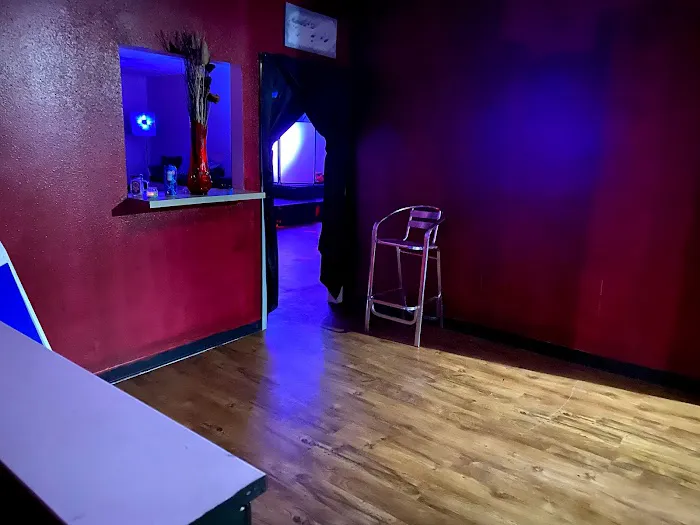 IL Dance Studios Picture 10