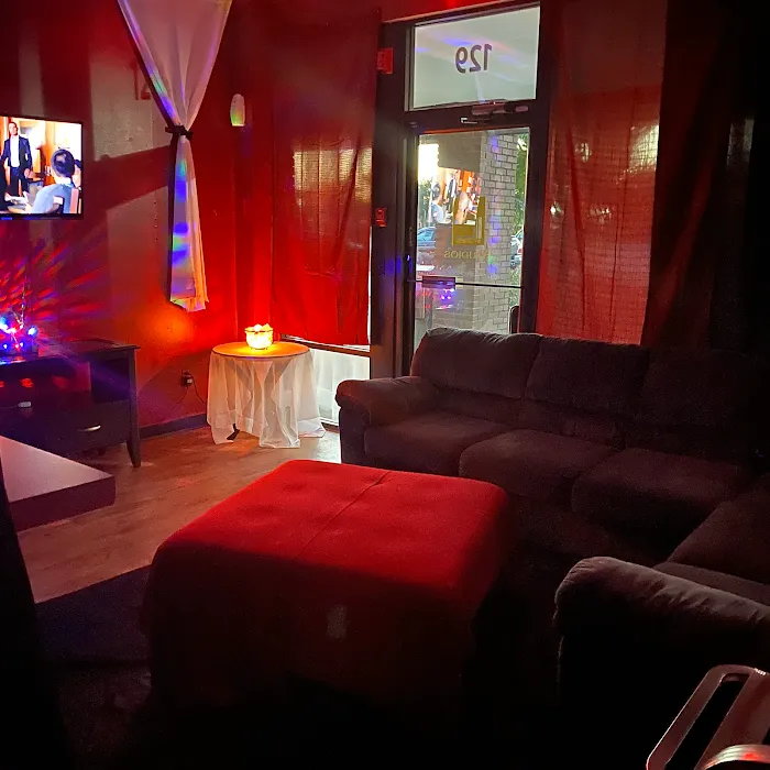 IL Dance Studios Picture 9