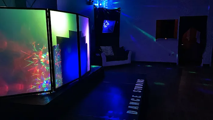 IL Dance Studios Picture 7