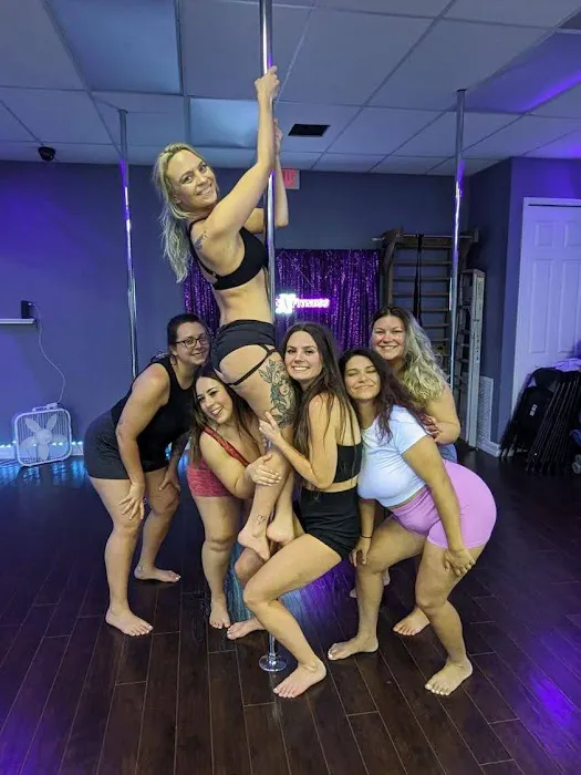 Iron X Fitness (Pole) Picture 3