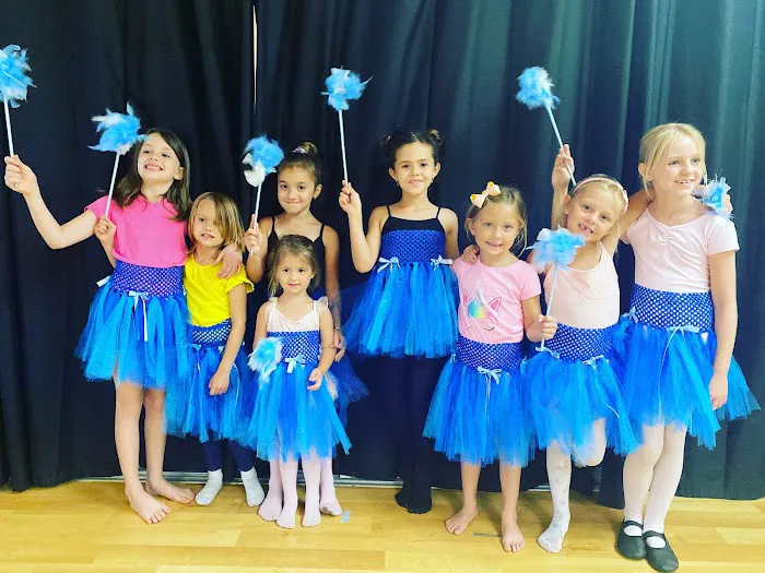 Stories in Motion Dance & Yoga for Kids Picture 8