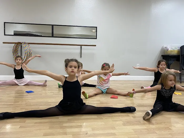 Stories in Motion Dance & Yoga for Kids Picture 5