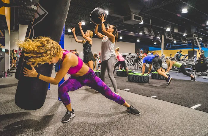 Crunch Fitness - Kissimmee Picture 3