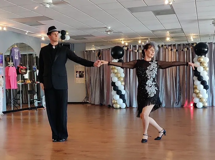 Dancin' Ballroom Picture 9