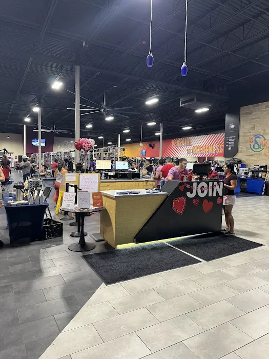 Crunch Fitness - Lake Nona™ Picture 4