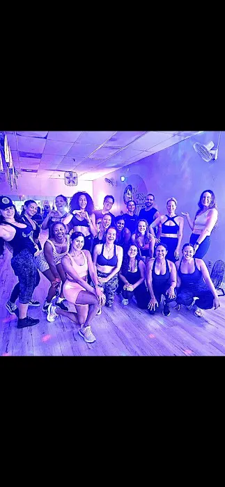 Gigi's Dance Party Picture 5