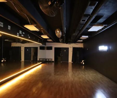 Studio 1890