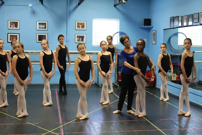 Armour Dance Theatre Picture 1