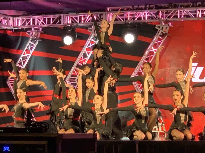 Dance Town Picture 9