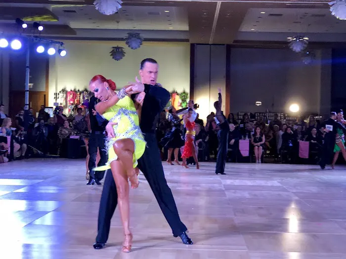 Dance Town Picture 1