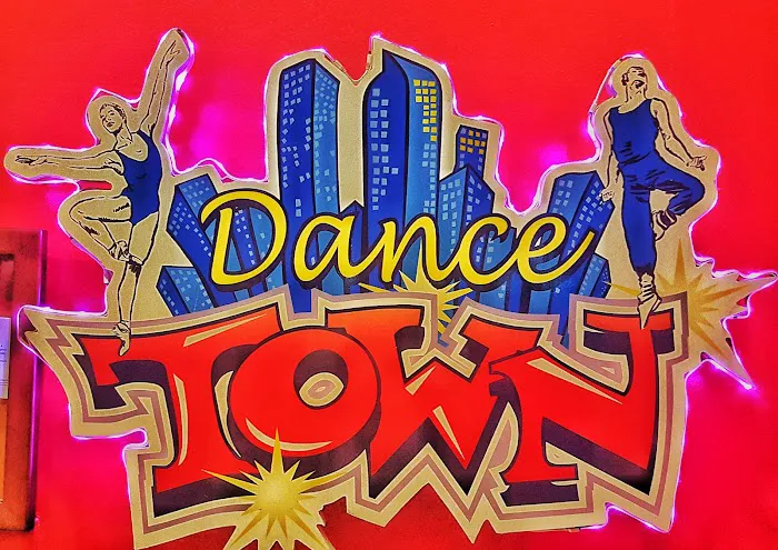 Dance Town Picture 10