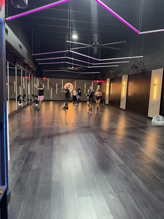 Randy Santos Dance Studio Picture 5