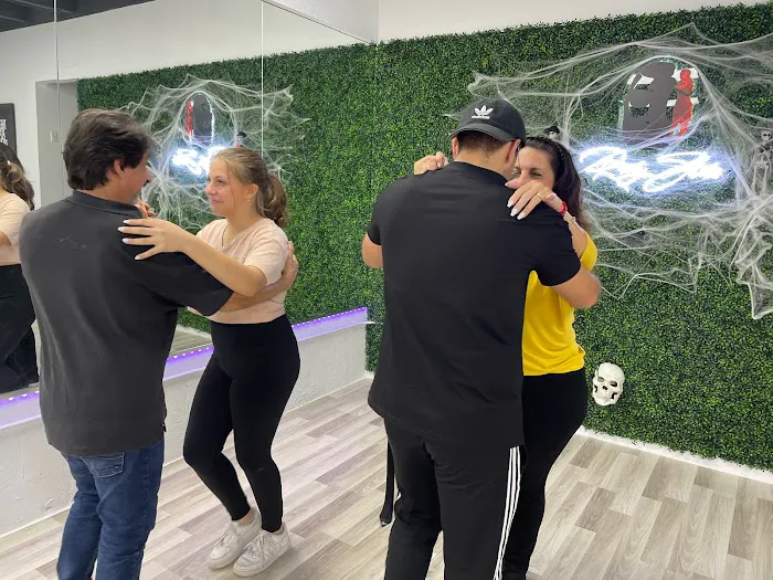 Randy Santos Dance Studio Picture 2