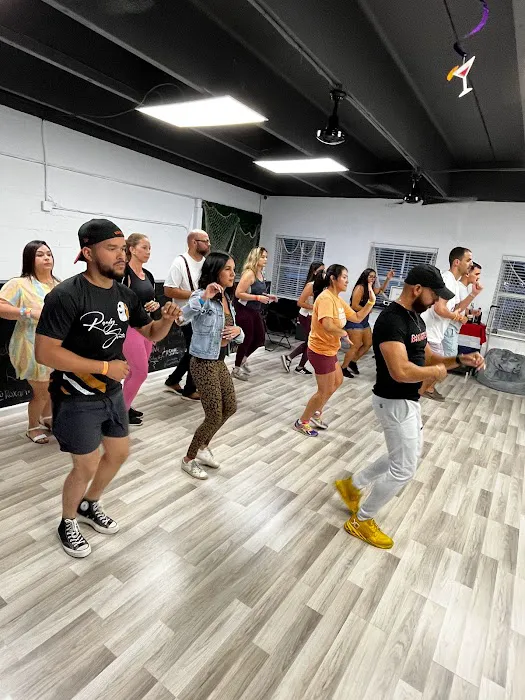 Randy Santos Dance Studio Picture 3