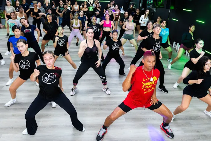 Baila con Micho Picture 7