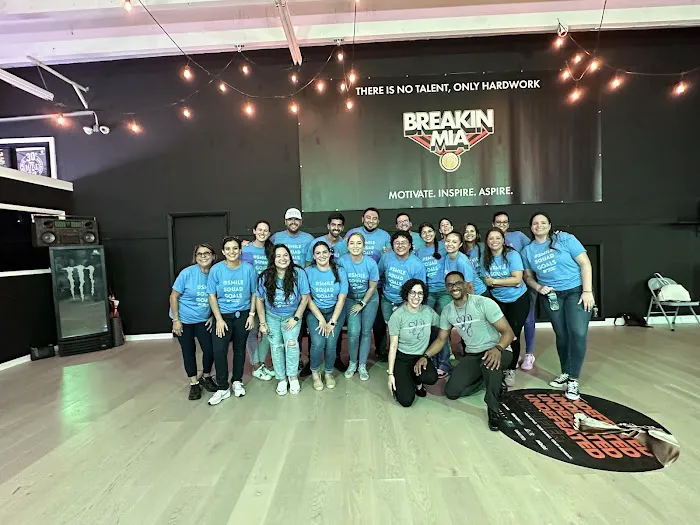 BREAKINMIA Picture 7