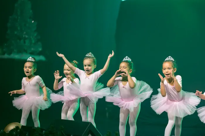 Worship Dance Academy Picture 8