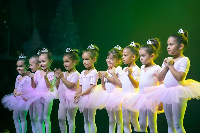 Worship Dance Academy Picture 2