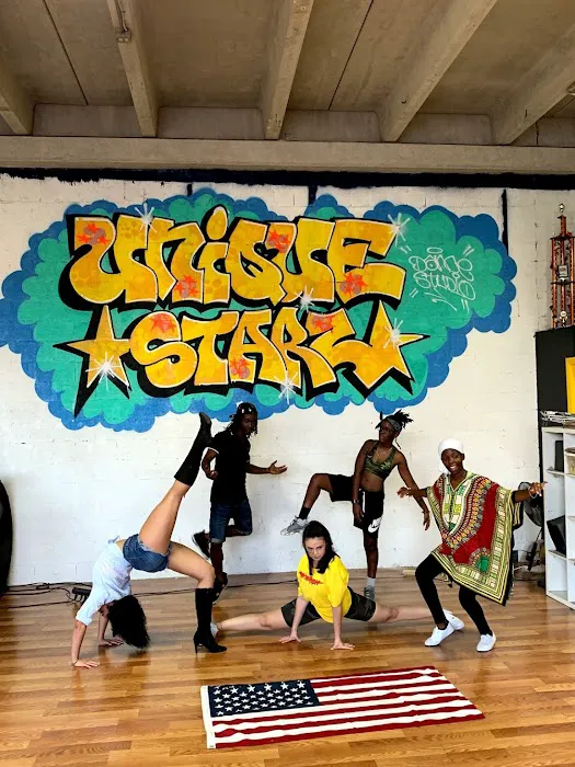 Unique Starz Studio Picture 4