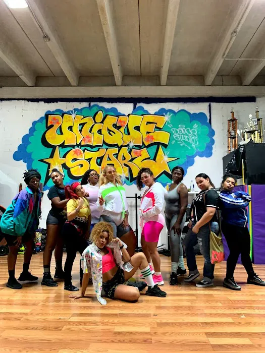 Unique Starz Studio Picture 5