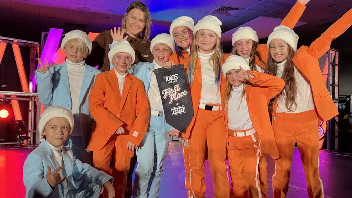 MPEOPLE DANCE CENTER Picture 5