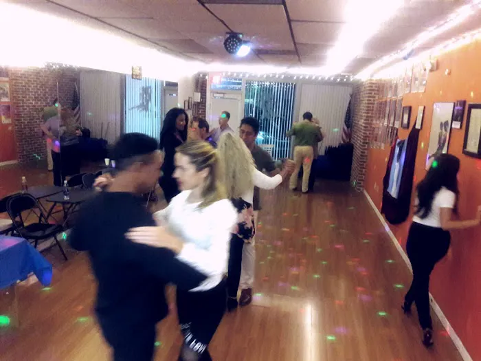 Tango Times Dance Company Picture 7