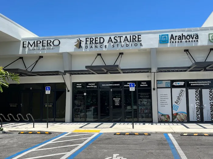 Fred Astaire Dance Studios - Hallandale Beach Picture 6