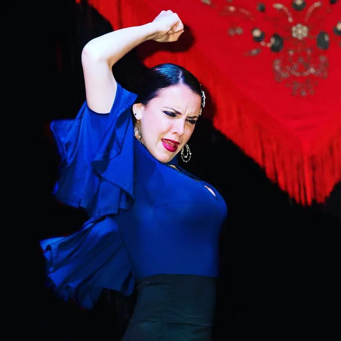 Ania Díaz Profesora/Coreógrafa Bailarina profesional de flamenco Picture 3