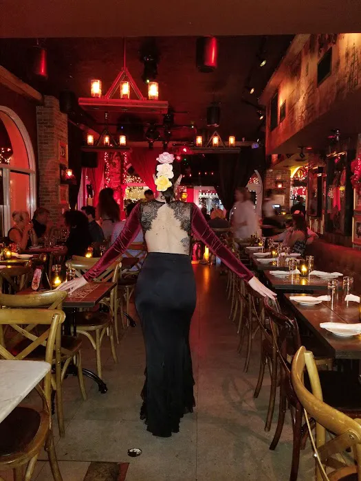 Ania Díaz Profesora/Coreógrafa Bailarina profesional de flamenco Picture 5
