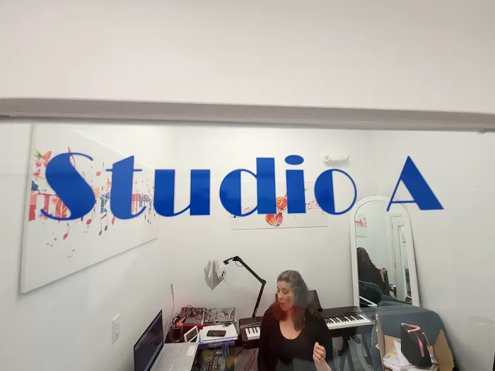 Leclu Music & Art School Picture 5