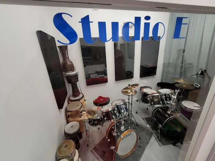 Leclu Music & Art School Picture 7