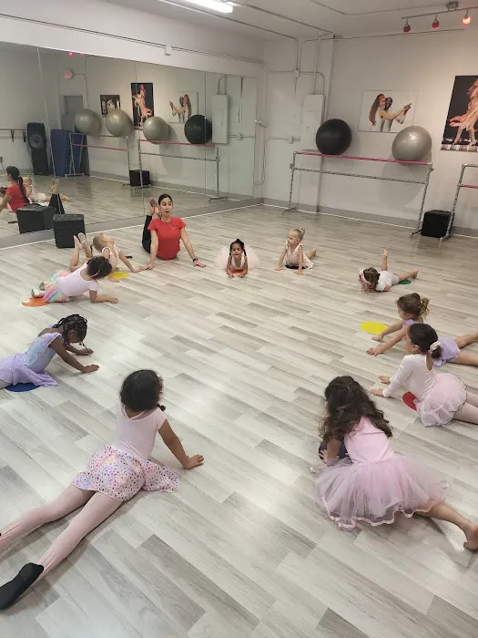 YC DANCE STUDIO Picture 2
