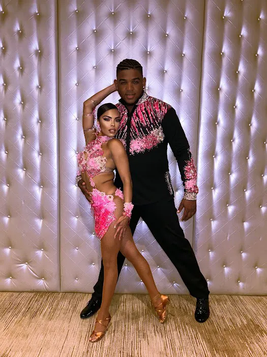 R&B DANCE SCHOOL Picture 1