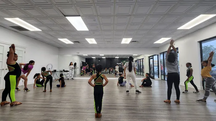 Ritmo Dance Studio Picture 3