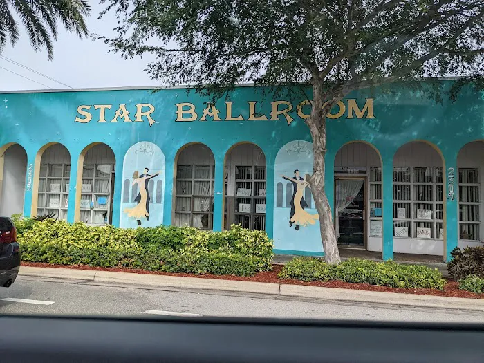 Star Ballroom Picture 10
