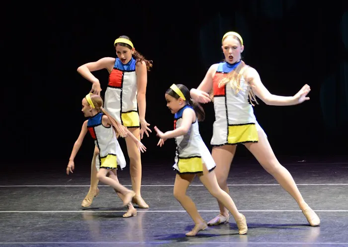 Dynamite Dance Picture 7
