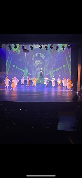 Many But One Dance Studio Picture 10