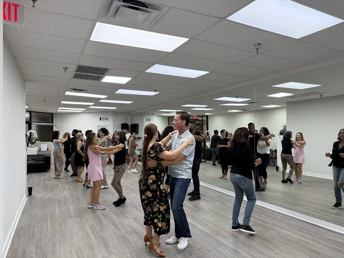 Boca Latin Dance Studio Picture 3