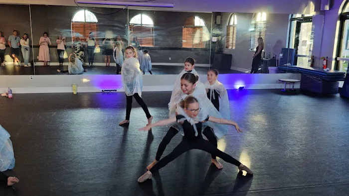 Vantage Pointe Dance Studios Picture 9